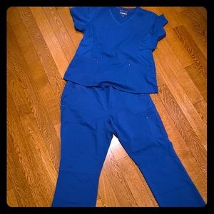 Women’s scrubs